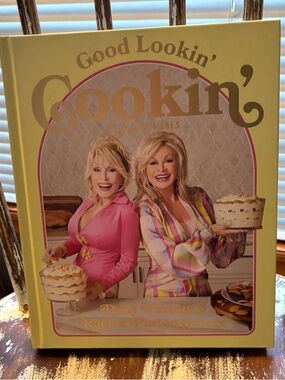 Good Lookin' Cookin' Cookbook - Yellow Cover Dolly Parton Southern Country